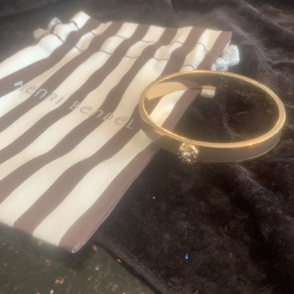 Stunning and elegant Hendri Brendel hinged bangle bracelet. - Picture 3 of 3